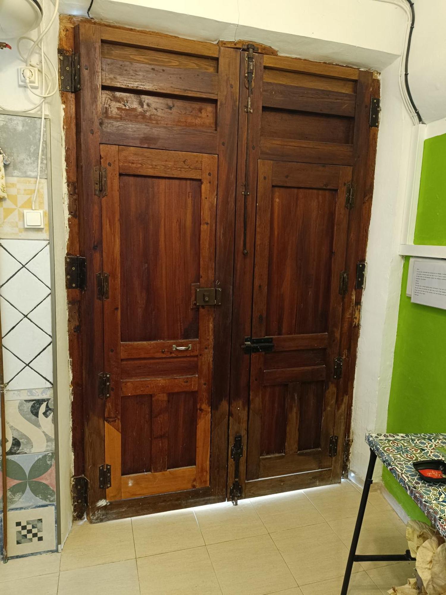Casa En El Centro Del Pueblo De *